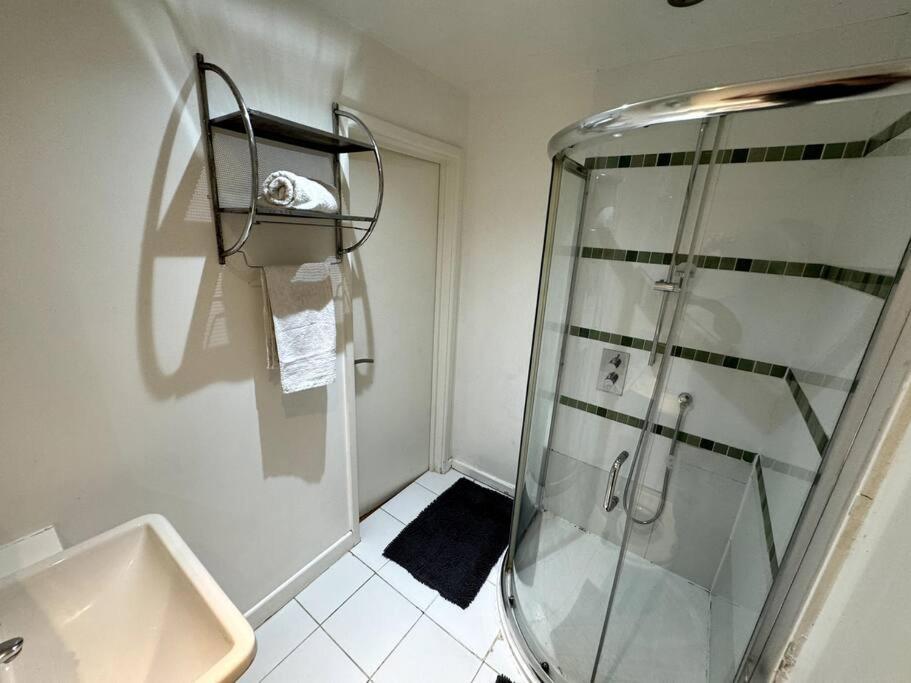 Paddington Station 2 Bedroom House Londra
