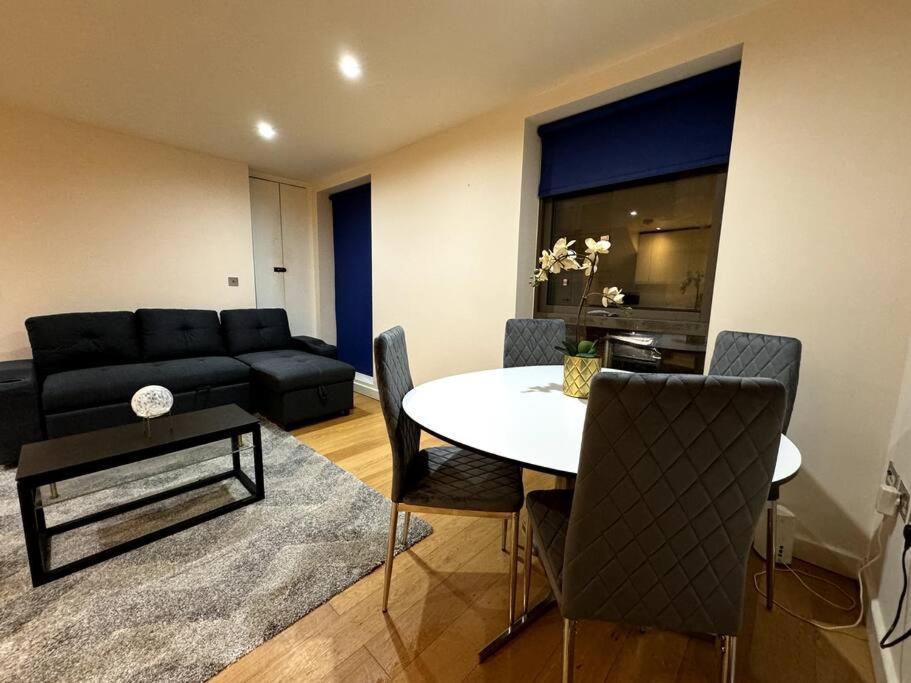 Appartamento Paddington Station 2 Bedroom House Londra